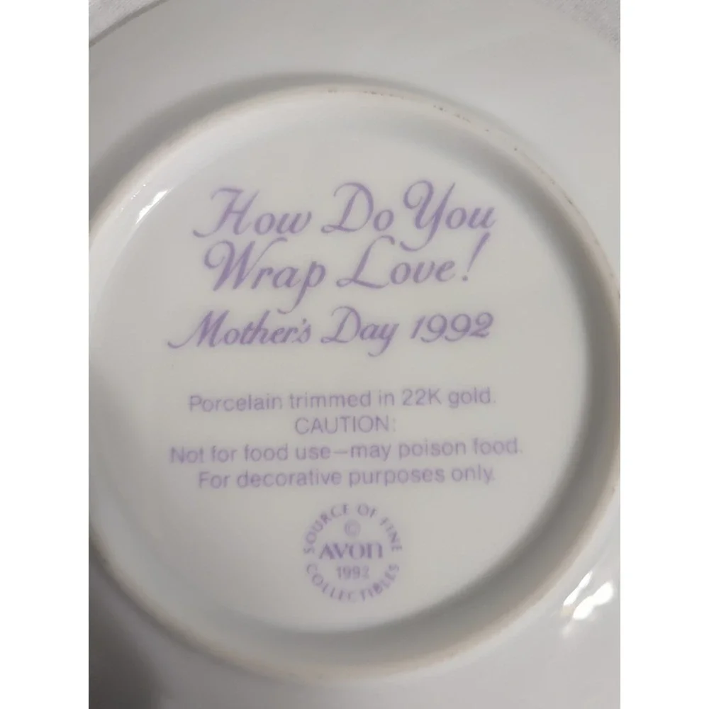 VINTAGE AVON 1992 Mother's Day Plate How Do You Wrap Love 5